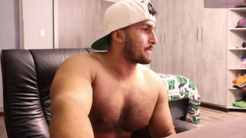 fatherfly001 online show from 06-17-26, 12:35