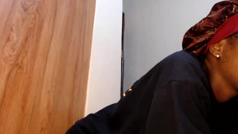 Snapshot of fatpussy_ebony chatting on 02-25-25, 06:14 lexie online show from 02-25-25, 06:14