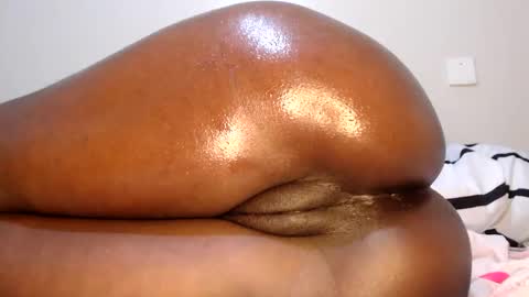 Snapshot of fatpussy_ebony chatting on 03-10-25, 03:52 lexie online show from 03-10-25, 03:52