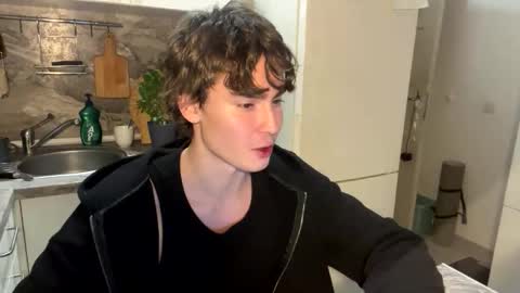 Snapshot of faustfrost chatting on 11-25-25, 11:38 Faust online show from 11-25-25, 11:38