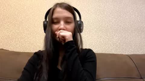 Aurora 18yo online show from 12-05-25, 08:23