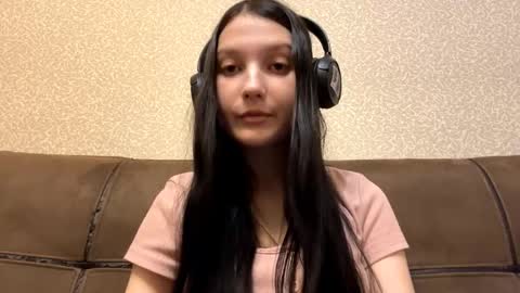 Aurora 18yo online show from 02-02-26, 09:41