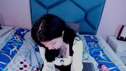 Snapshot of fayevalentiine chatting on 12-26-24, 06:33 Fayevalentiine online show from 12-26-24, 06:33