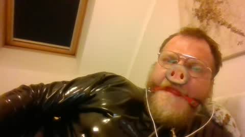 Snapshot of fckcbacc89 chatting on 06-18-26, 01:28 Horny Fat Boy online show from 06-18-26, 01:28