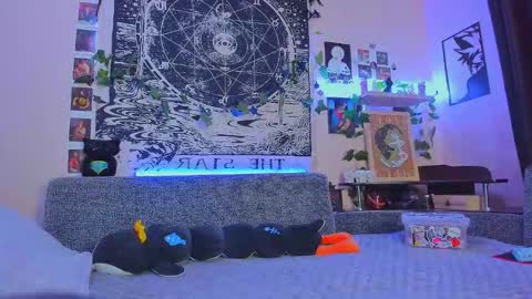 Diva online show from 11-11-25, 02:22