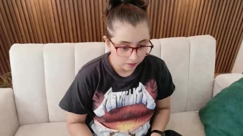 Feelena online show from 01-14-26, 03:28