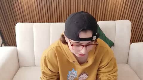 Feelena online show from 01-19-26, 04:33