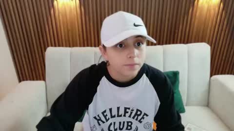 Feelena online show from 07-19-26, 06:00
