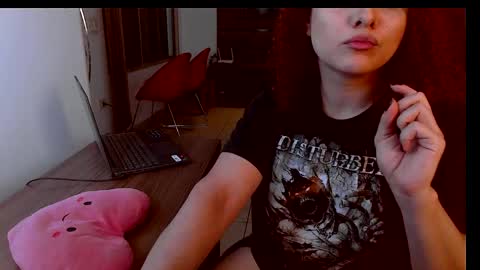 Snapshot of feet_diane chatting on 12-16-25, 09:53 Diane New profile online show from 12-16-25, 09:53