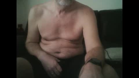 Snapshot of feet_fan69 chatting on 02-08-26, 10:07 John Buck online show from 02-08-26, 10:07
