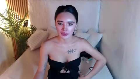 Snapshot of feisty_woman chatting on 04-23-26, 07:09 Prianka online show from 04-23-26, 07:09