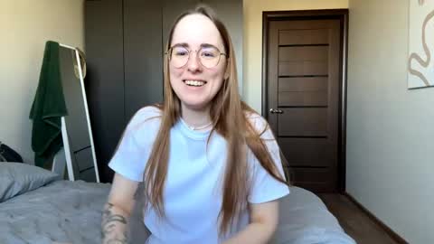 Snapshot of feleciacockrell chatting on 05-03-26, 06:08 Mary online show from 05-03-26, 06:08