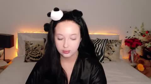 Snapshot of felicia_herceg chatting on 10-31-25, 07:26 Felicia Herceg online show from 10-31-25, 07:26