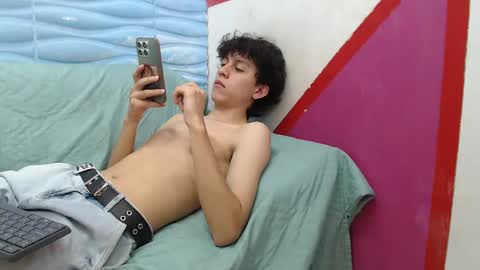 Snapshot of felipe_browns chatting on 12-15-24, 01:54 Felipe Browns online show from 12-15-24, 01:54