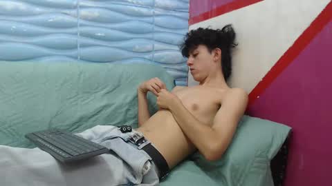 Snapshot of felipe_browns chatting on 12-15-24, 05:10 Felipe Browns online show from 12-15-24, 05:10
