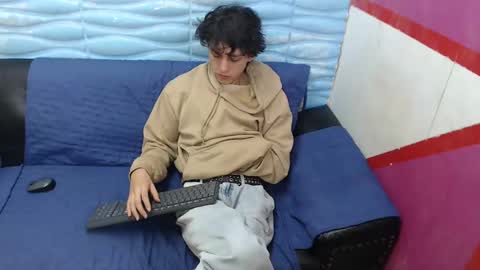 Snapshot of felipe_browns chatting on 01-04-25, 01:10 Felipe Browns online show from 01-04-25, 01:10