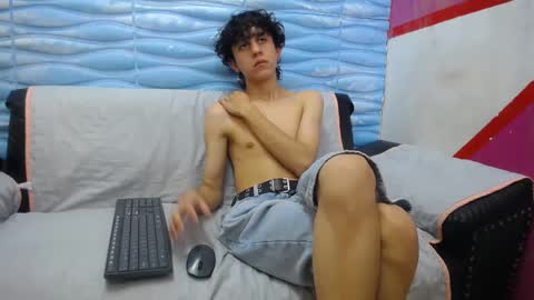 Snapshot of felipe_browns chatting on 01-28-25, 01:49 Felipe Browns online show from 01-28-25, 01:49