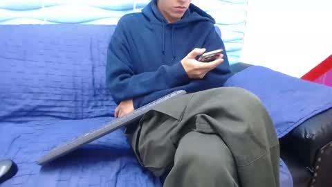 Snapshot of felipe_browns chatting on 02-19-25, 12:55 Felipe Browns online show from 02-19-25, 12:55