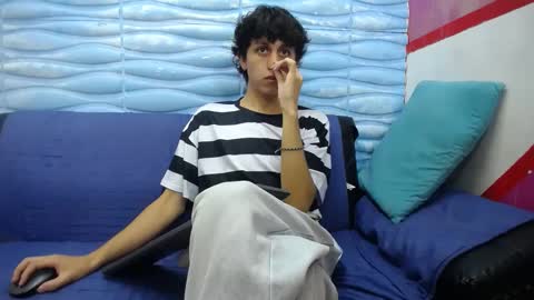 Snapshot of felipe_browns chatting on 03-03-25, 01:31 Felipe Browns online show from 03-03-25, 01:31