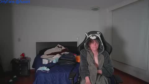 felix0420 online show from 02-25-25, 06:58