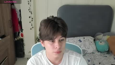 Snapshot of felix_leex chatting on 06-17-26, 07:04 Felix leex online show from 06-17-26, 07:04