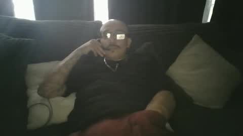 felixrlarios25 online show from 05-04-26, 06:15