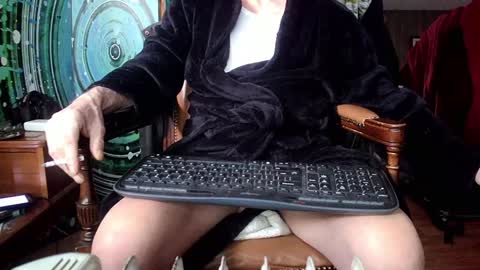 hungnsexy  online show from 02-08-25, 08:21