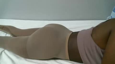 Snapshot of femaqueen chatting on 02-22-25, 07:34 Navil online show from 02-22-25, 07:34