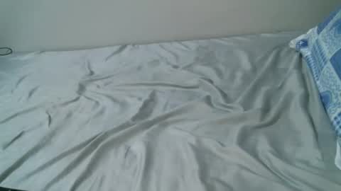 Snapshot of femaqueen chatting on 02-27-25, 09:11 Navil online show from 02-27-25, 09:11