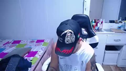 Snapshot of femboy666sixx_ chatting on 03-29-26, 01:27 GABY666 online show from 03-29-26, 01:27