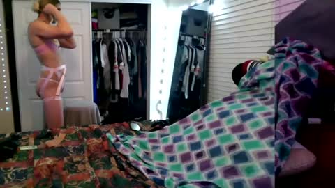 Allie North online show from 12-21-24, 12:53