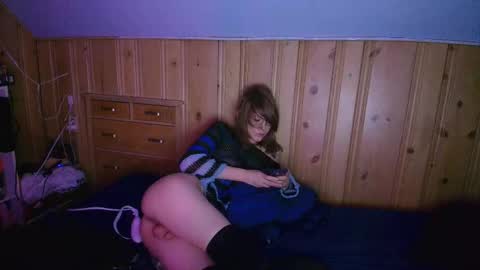 femboyflowers online show from 12-21-25, 05:58