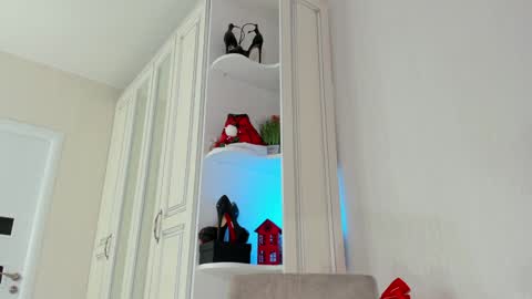 Snapshot of femdomheels chatting on 12-27-24, 01:50 femdomheels online show from 12-27-24, 01:50