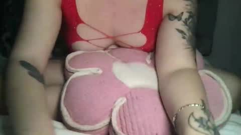 Snapshot of femmefatalebabe chatting on 11-07-25, 02:33 online show from 11-07-25, 02:33