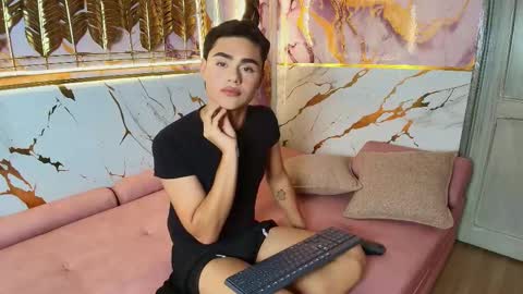 Noa online show from 02-04-26, 11:27