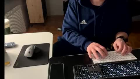 Snapshot of feniopl1 chatting on 03-11-26, 09:54 Bart online show from 03-11-26, 09:54