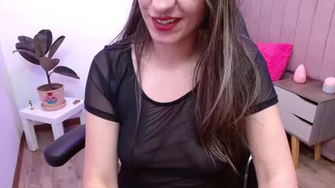 Snapshot of fenix_11_ chatting on 03-11-25, 02:10 Alejandra online show from 03-11-25, 02:10