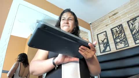 fer_florez online show from 06-04-26, 08:04