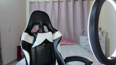 Snapshot of fernanda_151 chatting on 02-15-26, 02:30 fernanda_151 online show from 02-15-26, 02:30