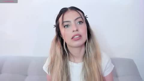 Snapshot of fernanda_aaa chatting on 03-17-26, 02:42 fernanda online show from 03-17-26, 02:42