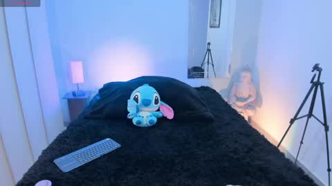 FERNANDA online show from 04-19-26, 04:39