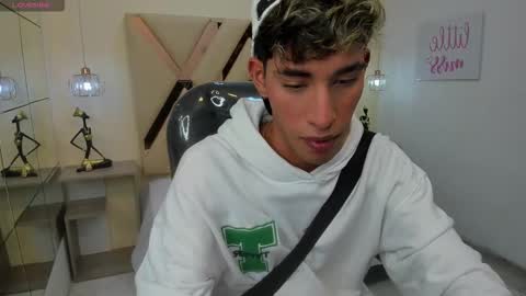 Snapshot of ferphoenix_ chatting on 10-07-25, 03:14 FER PHOENIX online show from 10-07-25, 03:14