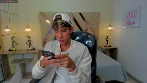 Snapshot of ferphoenix_ chatting on 11-16-25, 03:45 FER PHOENIX online show from 11-16-25, 03:45