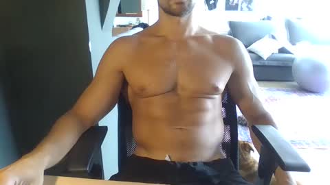 Snapshot of feruagusto93 chatting on 03-09-25, 02:43 feruagusto93 online show from 03-09-25, 02:43
