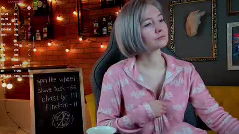 Snapshot of fetishrey chatting on 03-27-26, 11:21 Rey online show from 03-27-26, 11:21