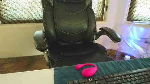 Snapshot of fetishsecret chatting on 09-13-25, 04:40 fetishsecret online show from 09-13-25, 04:40