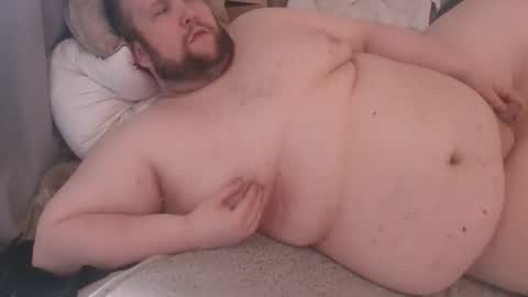Snapshot of fettebifotze28h chatting on 05-21-26, 02:57 Cow Sow online show from 05-21-26, 02:57