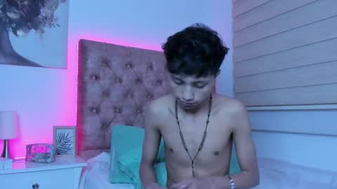 Snapshot of fevice_fabinlm chatting on 02-04-26, 12:16 Fevice FabinLm online show from 02-04-26, 12:16