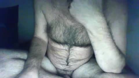 Snapshot of feyo123 chatting on 12-17-24, 08:21 Beachmancan online show from 12-17-24, 08:21