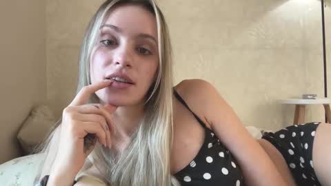 Snapshot of fflloowweerr chatting on 09-26-25, 08:51 Lisa online show from 09-26-25, 08:51